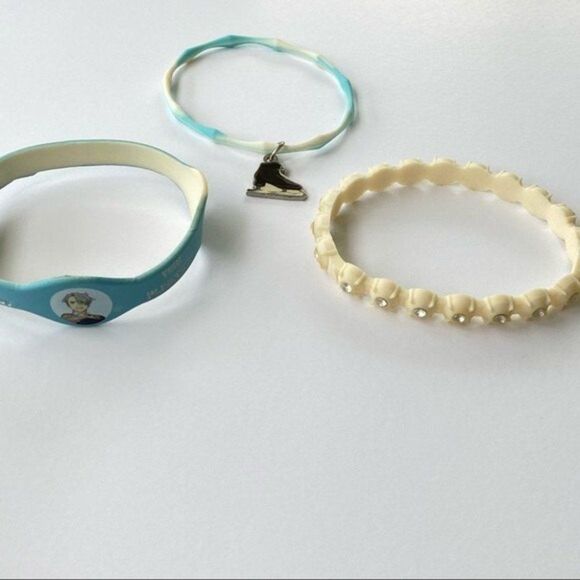 Yuri On Ice Set of 3 Anime Charm Rubber Stretch Bracelets - Picture 2 of 8